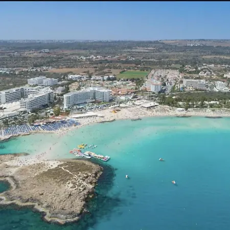 Nissi Golden Sands Privileges شقة