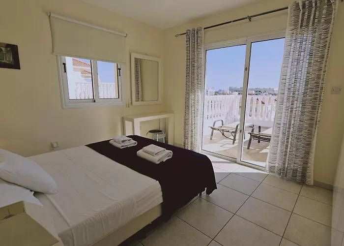 Nissi Golden Sands Privileges Lejlighed *